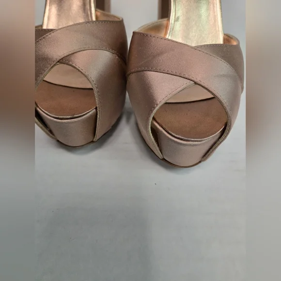 Le Silla pink satin platform woman's heels peep toe ankle strap shoes size 39